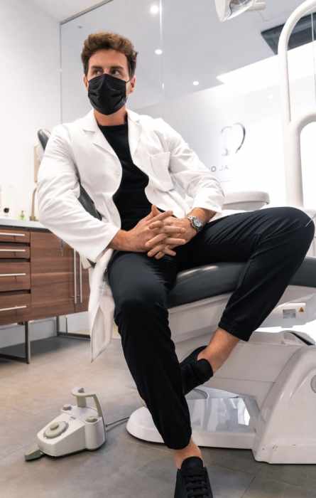Dr Armando Amselem