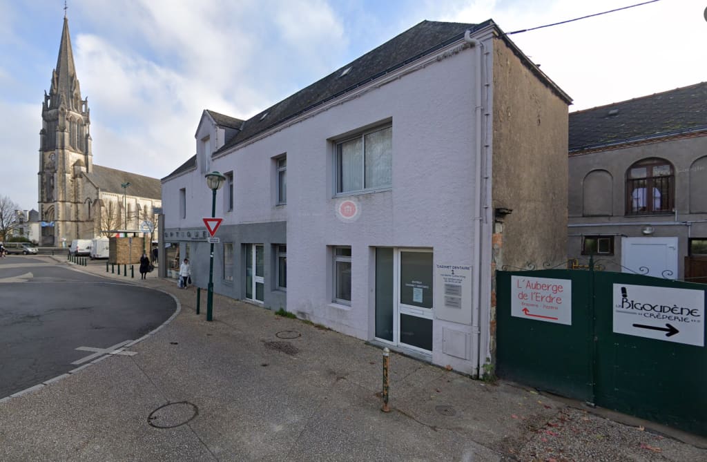 Dr Ines Doublet, Chirurgien dentiste à La Chapelle-Sur-Erdre