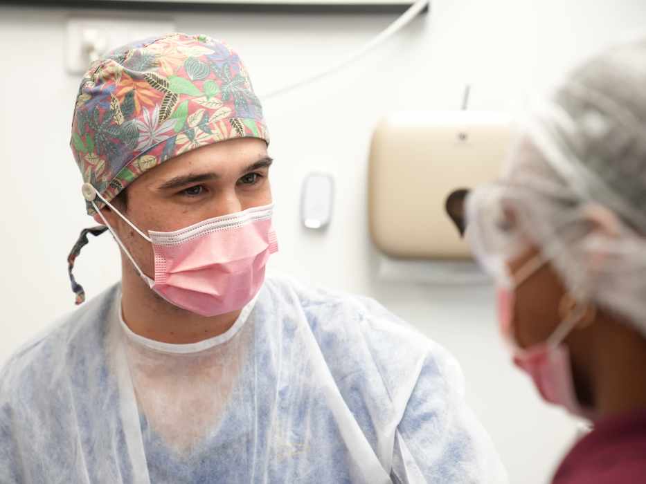 Dr Ugo Clement, Chirurgien dentiste à Vincennes