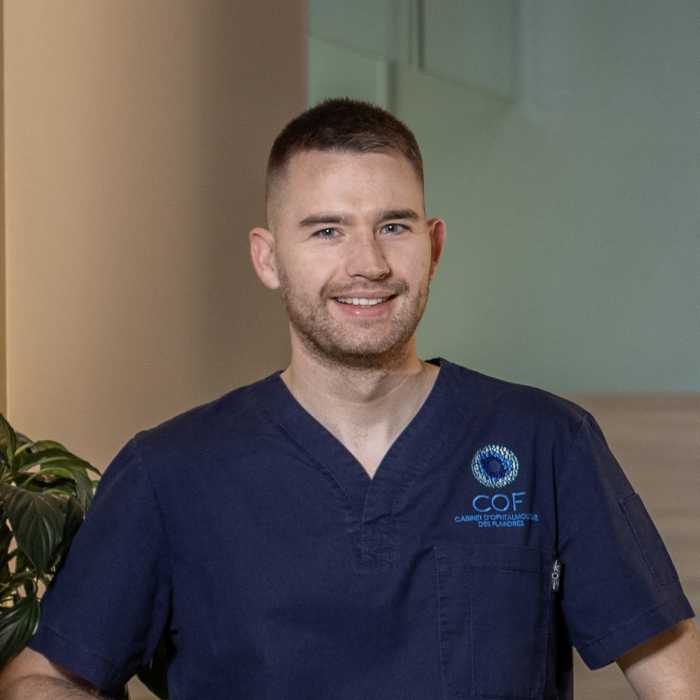 Dr Gilbert Bula, Ophtalmologue à Lens