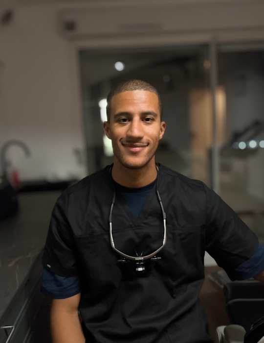 Dr Alexis Oulmi, Chirurgien dentiste à Le Pradet