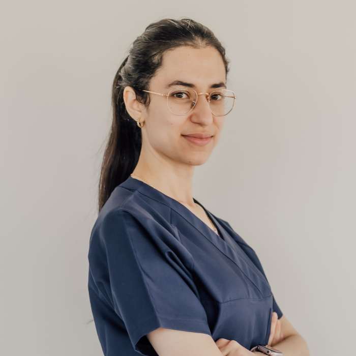 Dr Amira Hadji, Chirurgien dentiste à Orvault