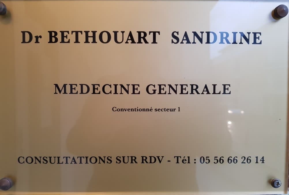 Dr Sandrine Bethouart