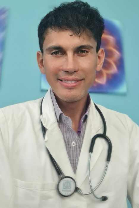 Dr Bertrand Calichiama
