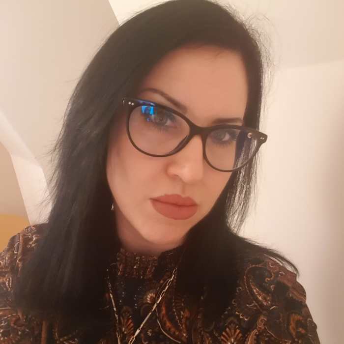 Dr KREMENA BIZHEVA