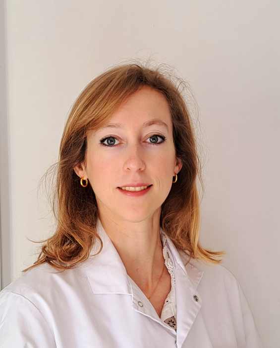 Dr MAELLE DADE
