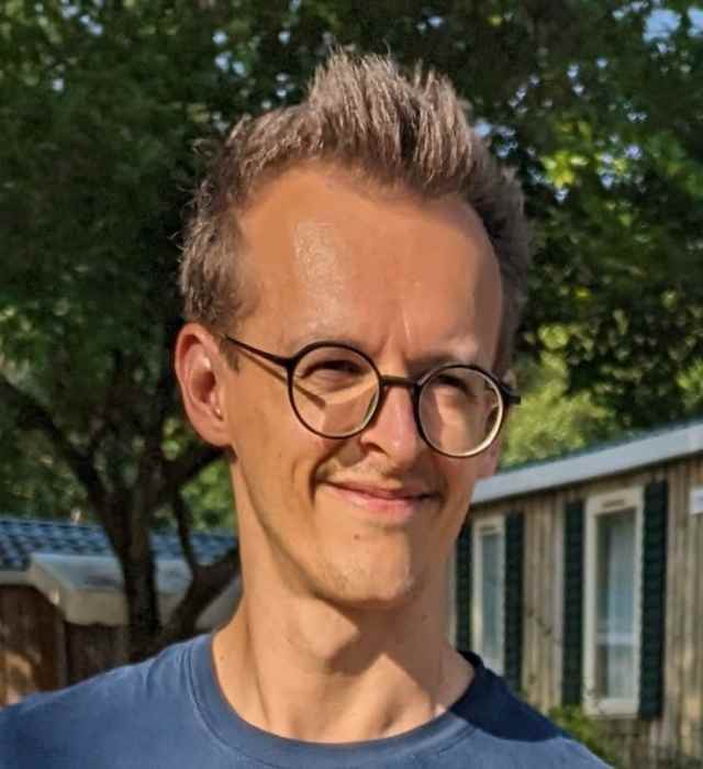 Dr CHARLES CAPSEC