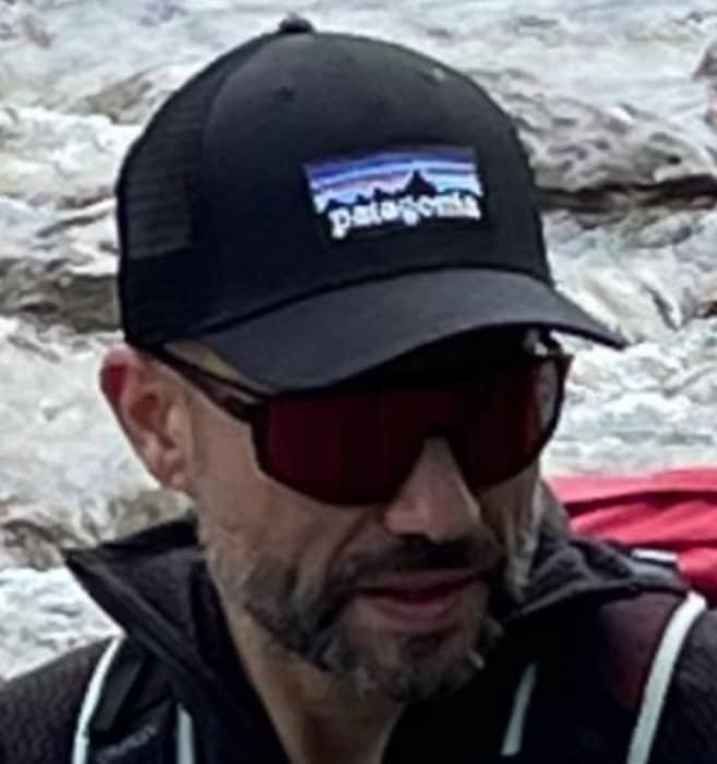 Carlos Pinilla Gavilan, Masseur kinésithérapeute à Francheville