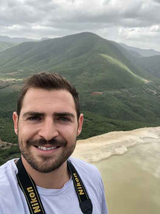 Dr Eliott Masola, Chirurgien dentiste à Paris