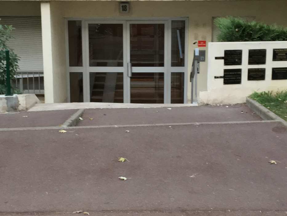 Dr Caroline Plou, Pédiatre à Montreuil