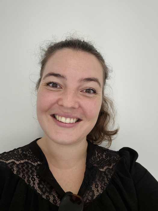 Célia AMI HALLALI 