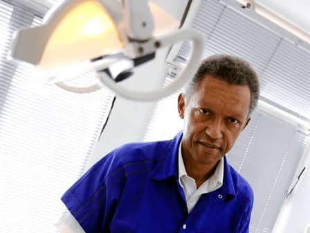 Dr Wynand Sene, Stomatologue à Paris