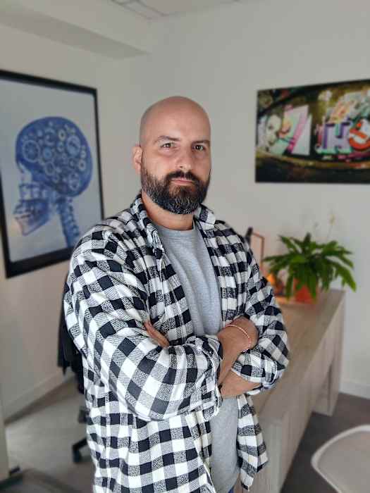BENJAMIN ROSENDO