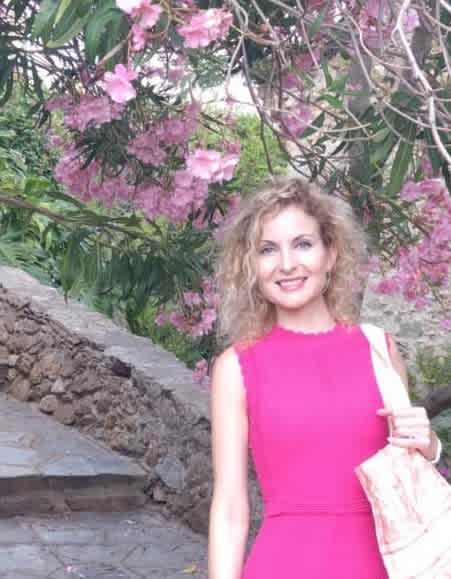 Dr Claire Syda