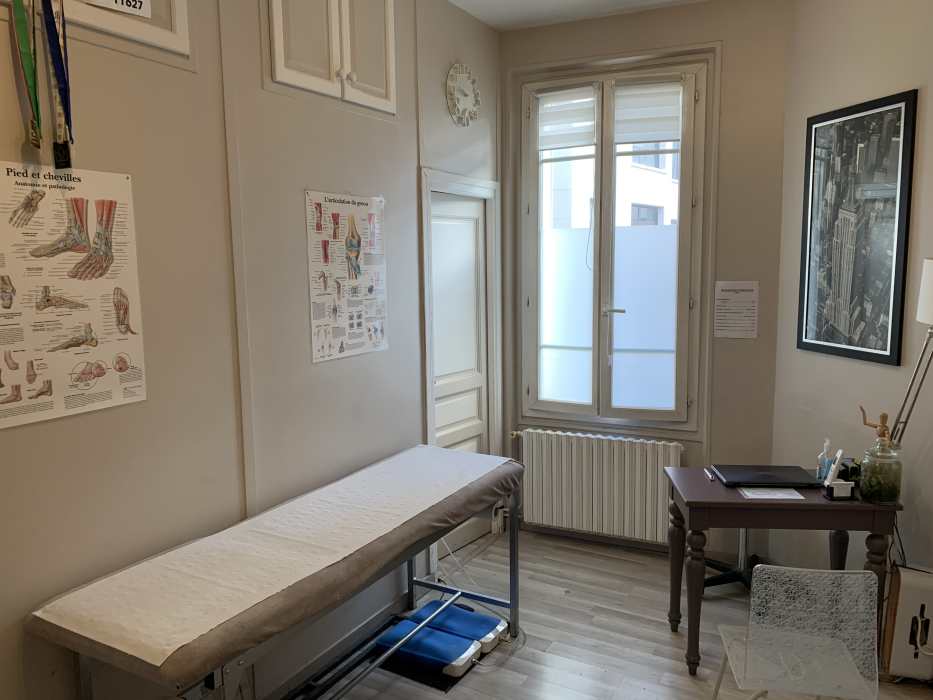 Dr Naomie Fernando, Pédicure podologue à Courbevoie
