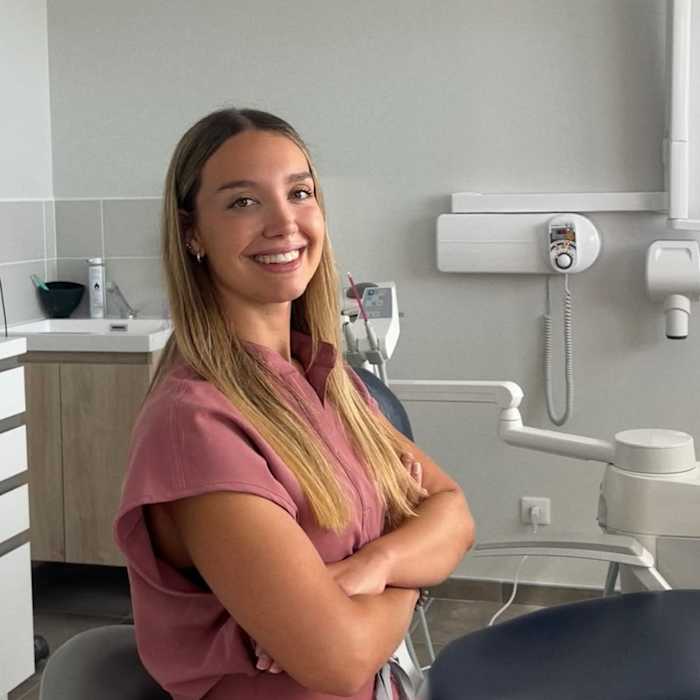 Dr Mónica Rubio, Chirurgien dentiste à Colombey Les Deux Églises