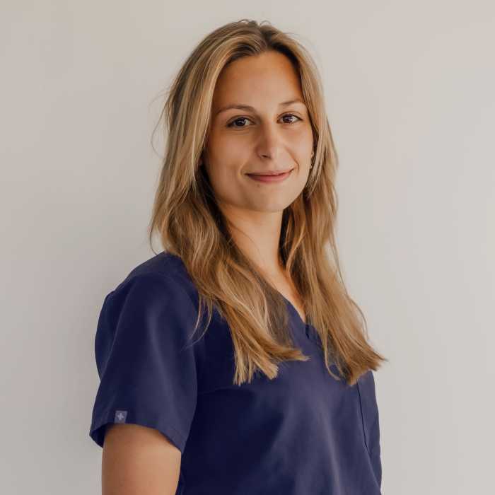 Dr Agathe Delvallée, Chirurgien dentiste à Orvault