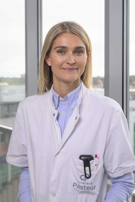 Dr SARAH BRUNI