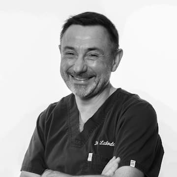 Dr François Laborde, Chirurgien dentiste à Souraïde