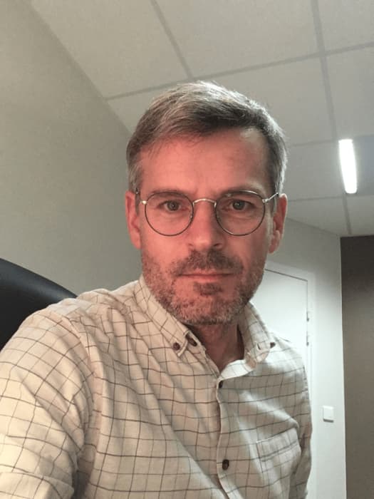 Dr ETIENNE MAES