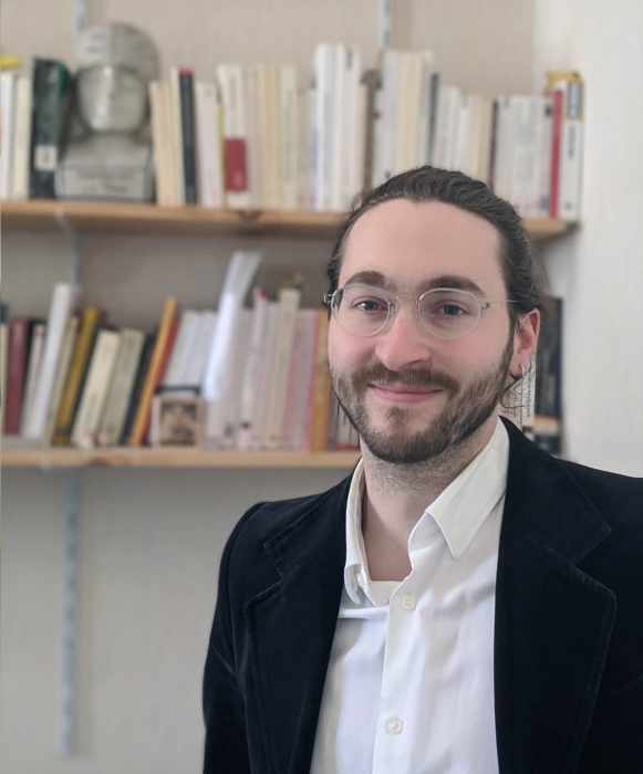 Dr Victor Alvarez 