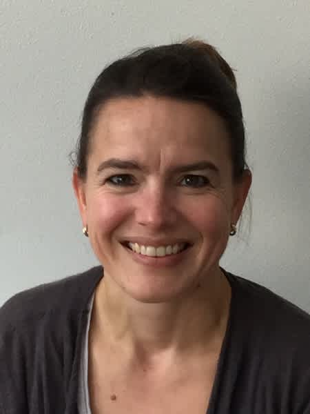 Dr Julia PAULS-BARSANTI