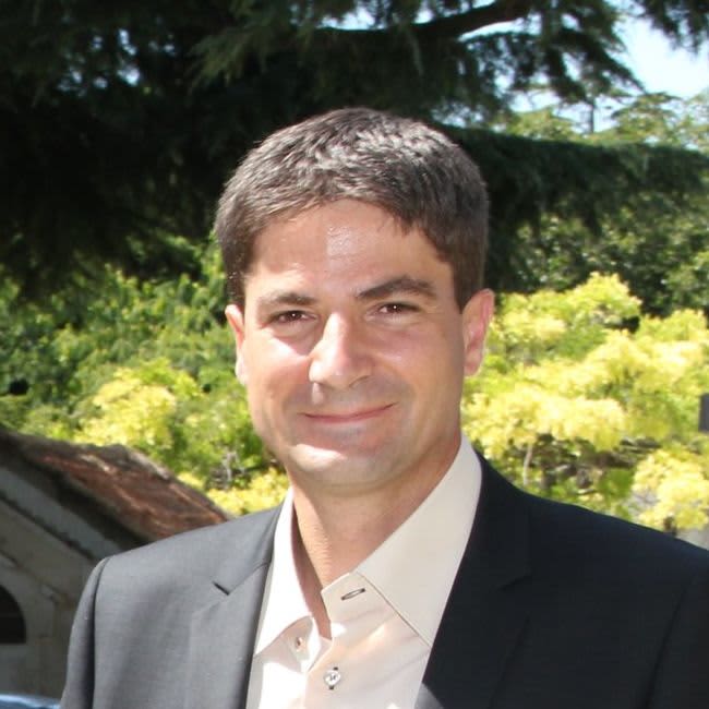Dr Joel Bello