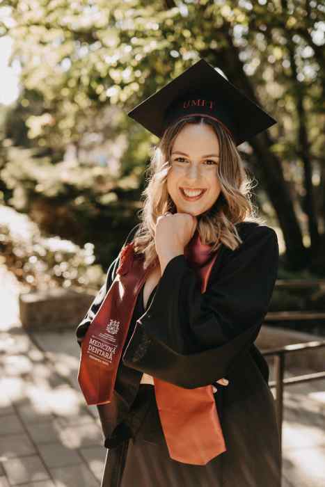 Dr Jessica Mircea