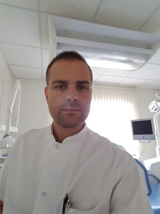 Dr ALEKSANDAR GONTARY