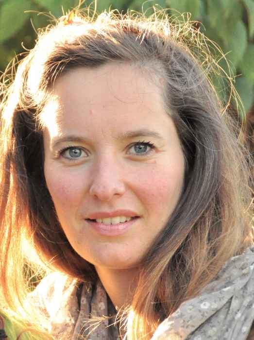 AMANDINE DUMONT