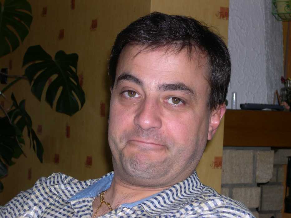 Dr Denis Gross