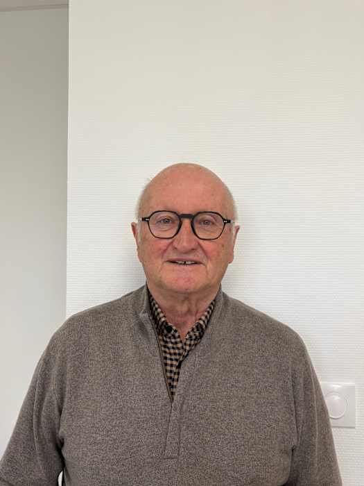 Dr Francis DECKER