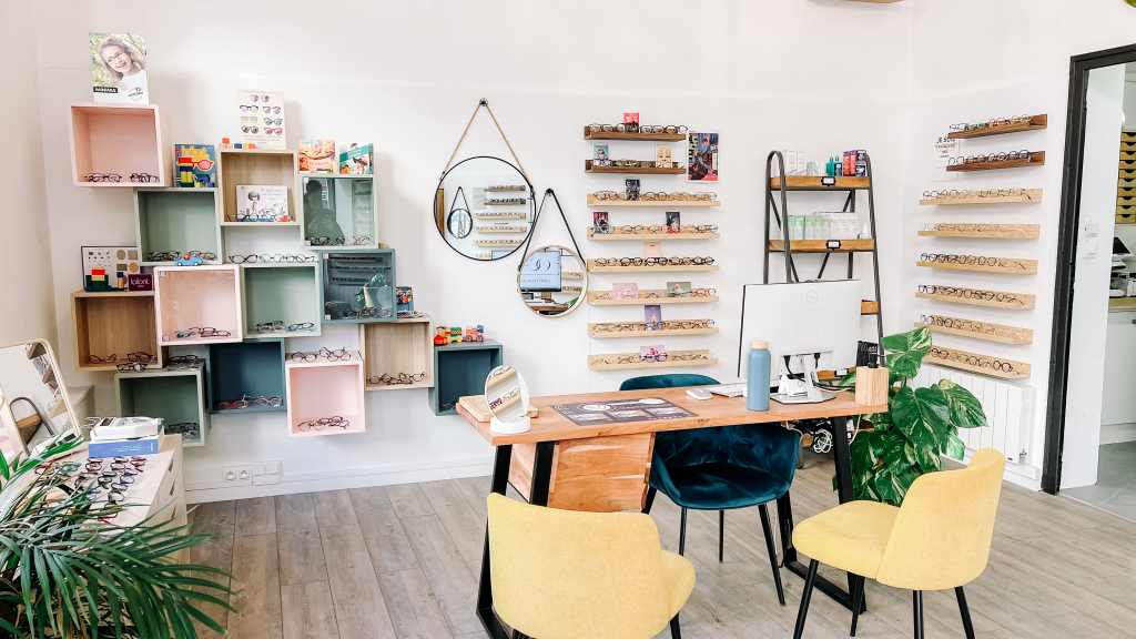 Ocala, à la française, Magasin d'optique à Lyon