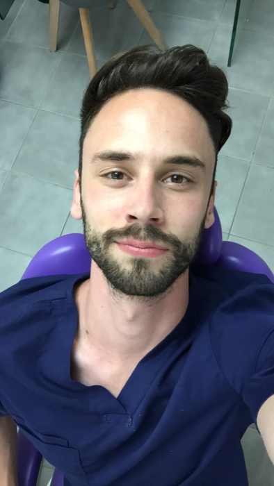 Dr Loïc Weidmann, Chirurgien dentiste à Éguilles