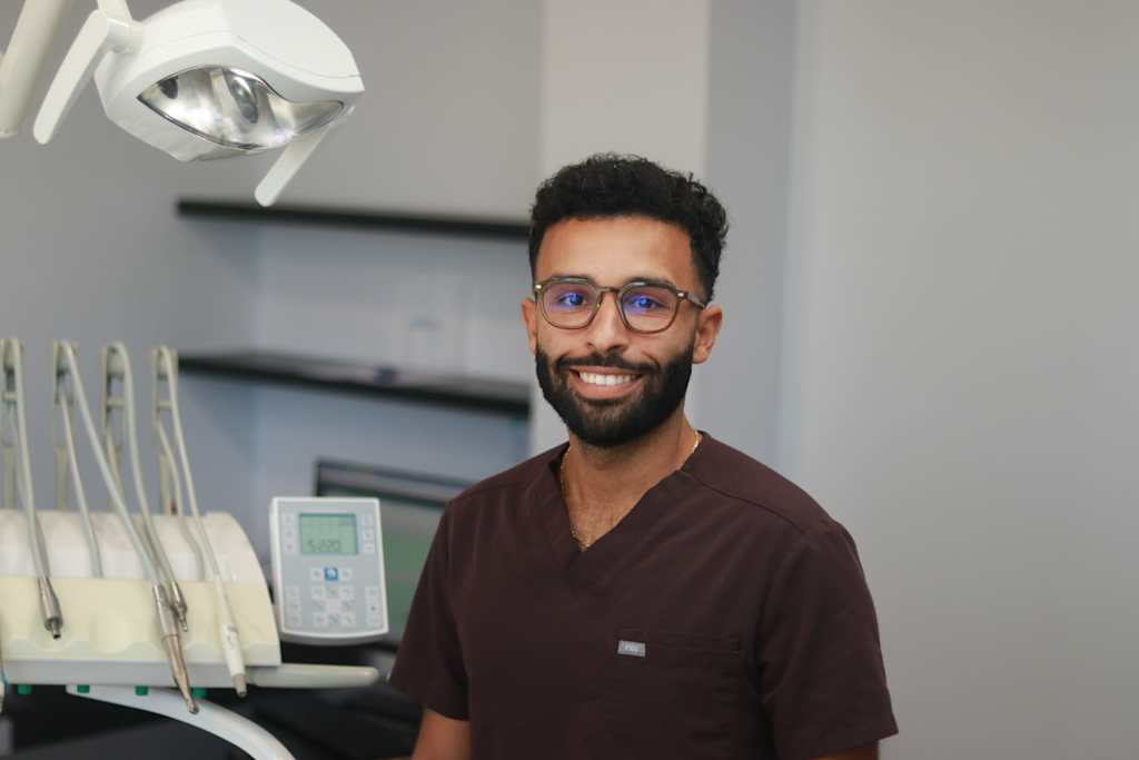 Dr Ahmed Echetouani, Chirurgien dentiste à Romilly-Sur-Seine