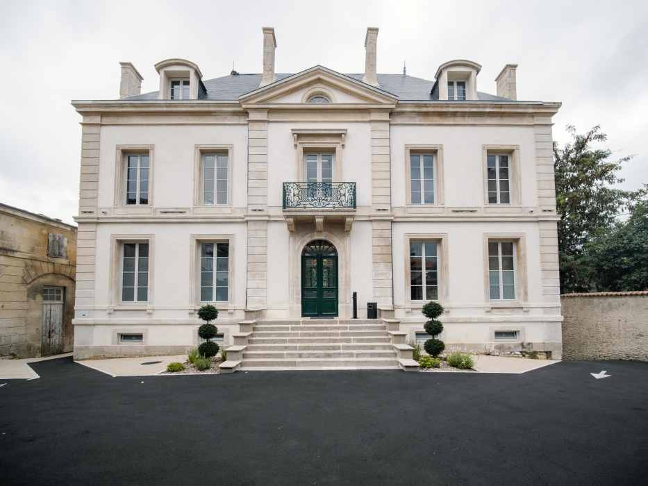 Dr Monique Blanchard, Dermatologue et vénérologue à La Rochelle, Niort