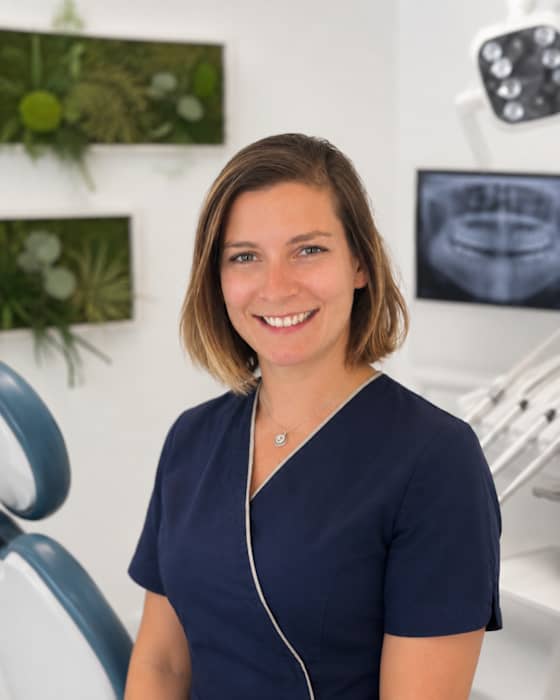 Dr Cindy Vernet, Chirurgien dentiste à Fréjus
