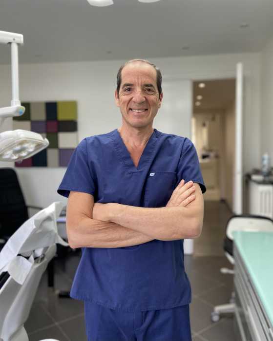 Dr ERIC LAHANA