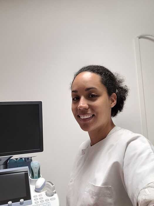 Dr CHARLOTTE MOTHE