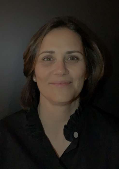 Dr Isabelle Huas
