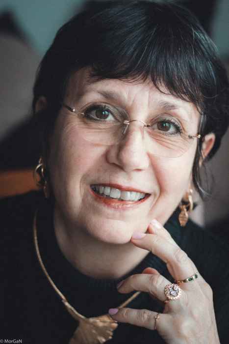 CATHERINE Parisot
