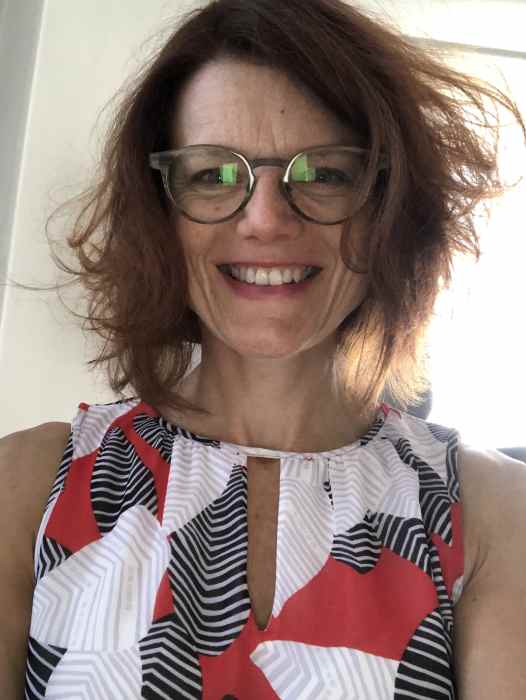 Dr SANDRINE LESCURE