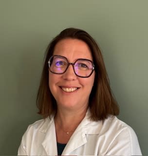 Dr Anne  MOHN