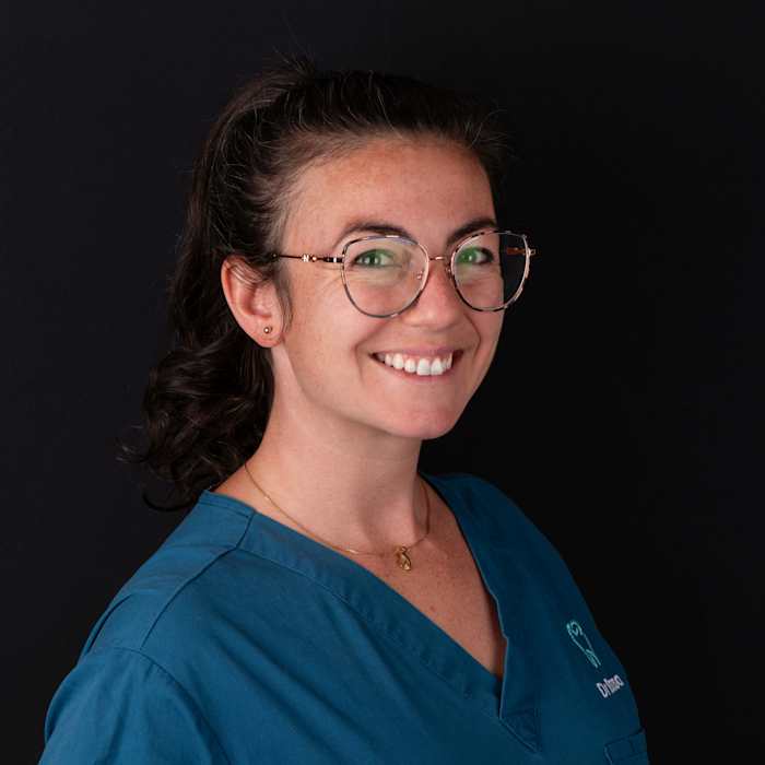 Dr Giulia Bossa, Chirurgien dentiste à Trets