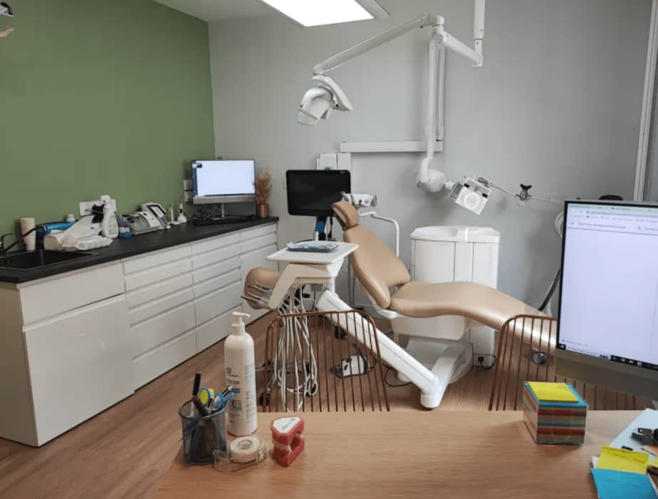 Dr Anna-Lou Drahmani