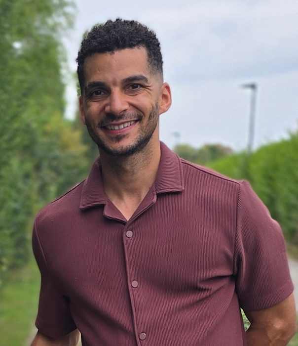 Mike Mutijima, Masseur kinésithérapeute à Maubeuge