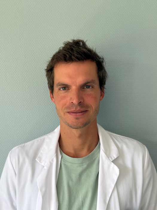 Dr Tomas MORALY