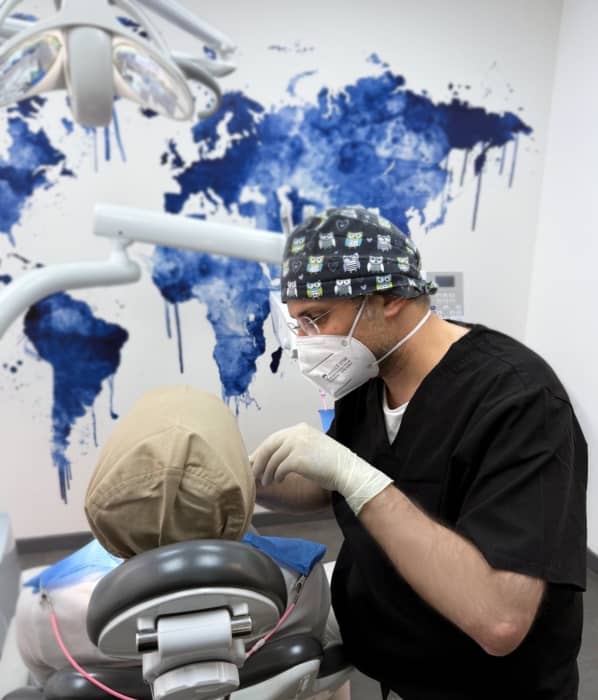 Dr Edouard AMIRJANIANS