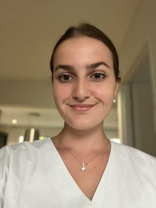 Adélaide Jouen, Pédicure podologue à Enval