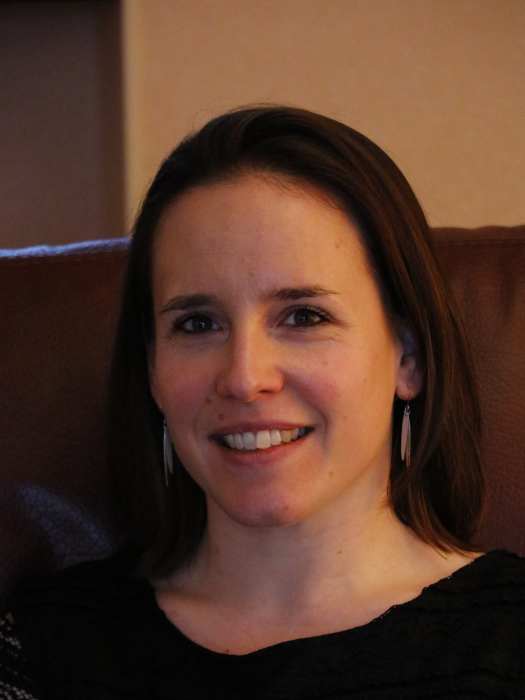 Dr Perrine Cnockaert